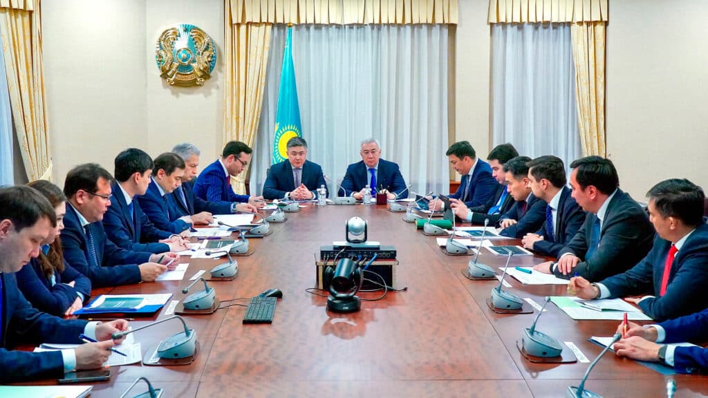 Деньги при сделках с автомобилями и квартирами в Казахстане будут блокироваться до их перерегистрации, primeminister.kz, бильд-редактор Дастан Шанай