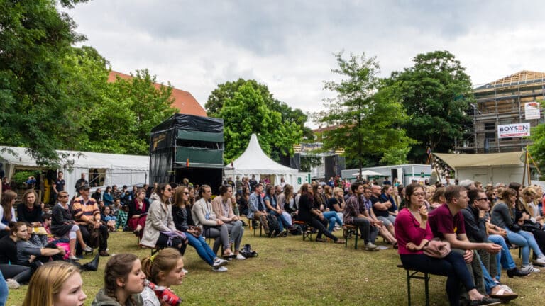 Tabigat Labs Fest с бесплатными лекциями художников и экологов пройдет в Алматы