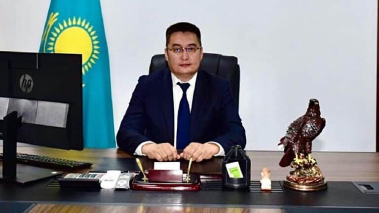 Акима Хромтау арестовали на два месяца