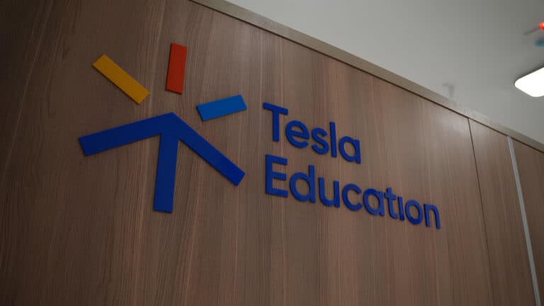 Tesla Education вернет деньги обманутым родителям