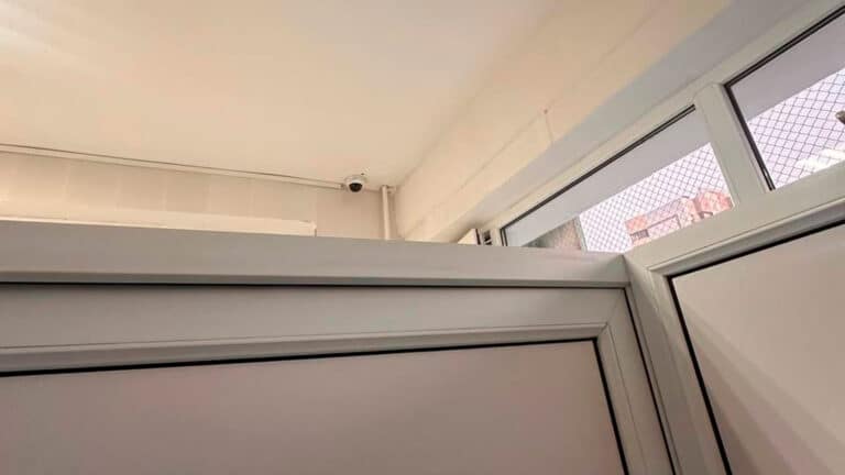 Видеокамеры обнаружили в женском туалете колледжа Астаны