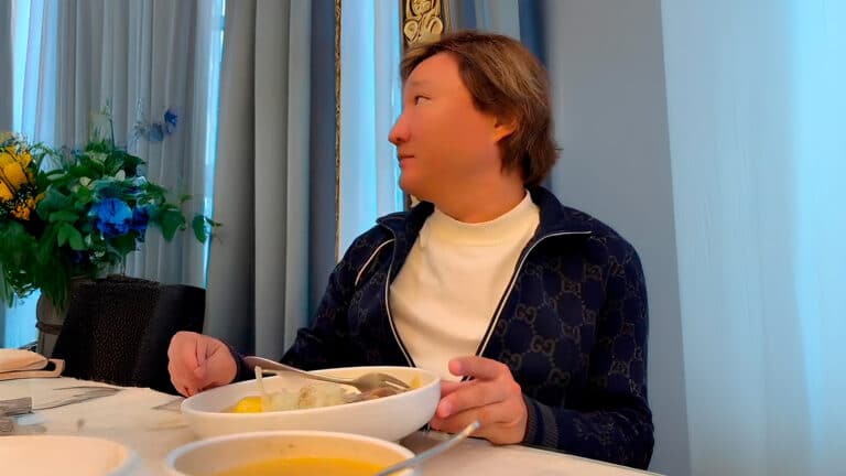 Тиктокер Азамат Айталиев раскритиковал блюдо в ресторане Димаша в Астане