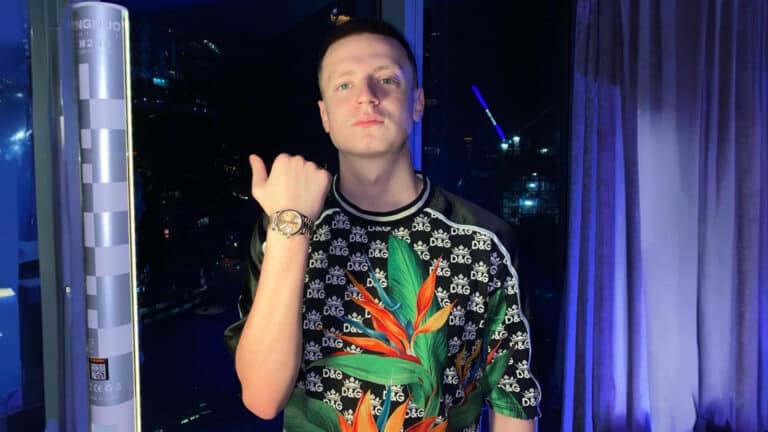 Блогера Mellstroy Казахстан объявил в международный розыск