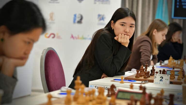 Сборная Казахстана одолела Индию и вышла в полуфинал ЧМ по шахматам