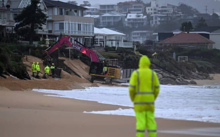 Тысячи австралийцев остались без электричества после удара тропического циклона