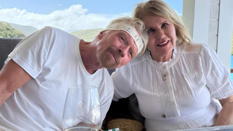 Миллиардер Ричард Брэнсон сообщил о смерти супруги