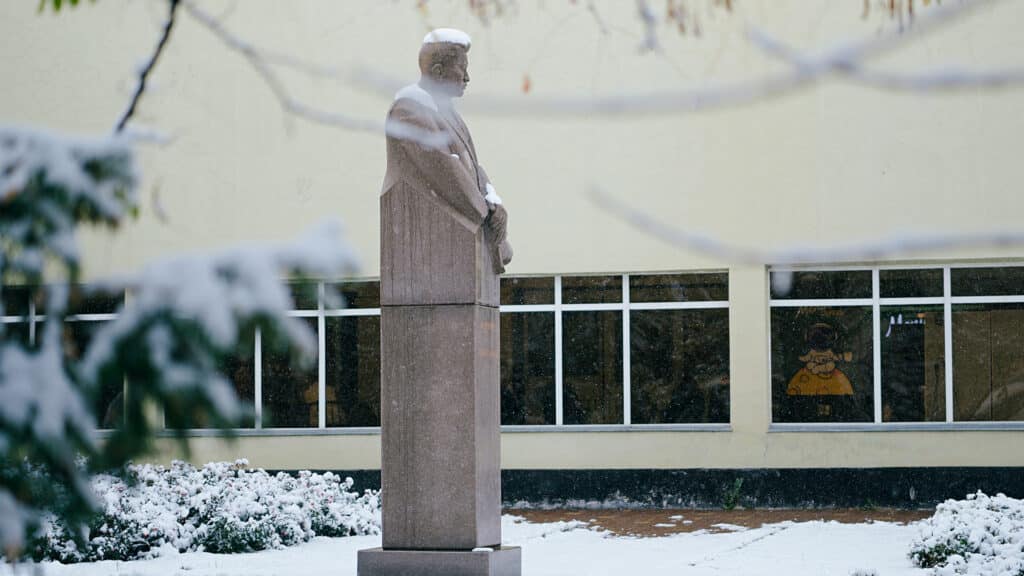 снег Алматы