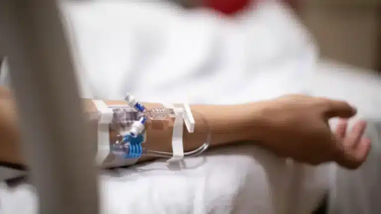 Жетісайдағы өртенген үйде аман қалған үш адам Астанаға жеткізілуі мүмкін