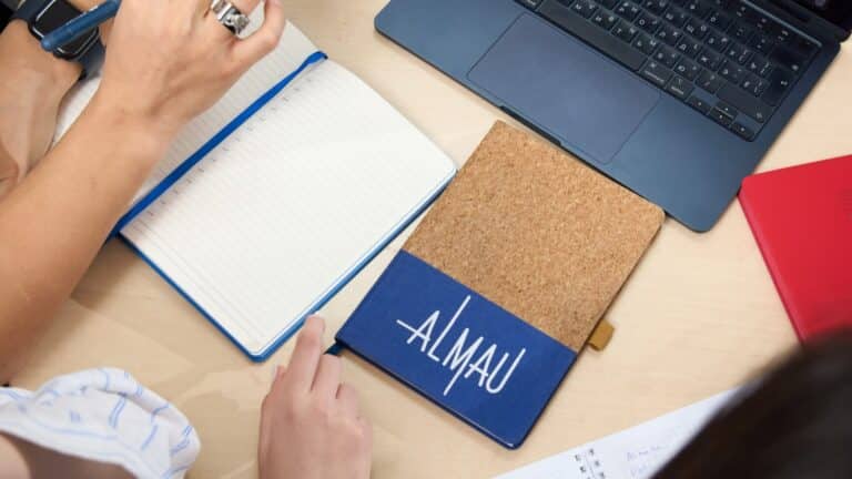 AlmaU әлемнің жетекші бизнес-мектептерінің қатарына енді