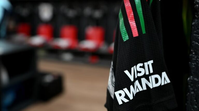 Лондонский «Арсенал» прекратит рекламировать красоты Руанды на форме футболистов