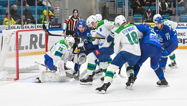 «Барыс», одолев уфимцев, впервые в сезоне выиграл третий матч подряд