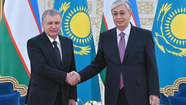 Токаев поблагодарил Мирзиёева за прием