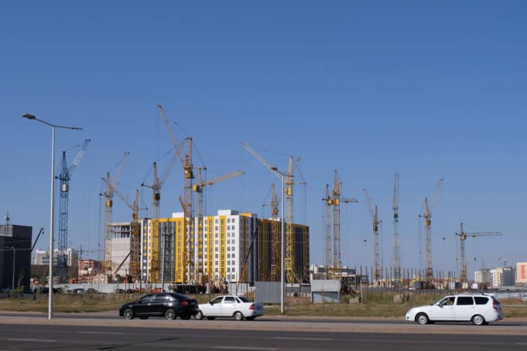 Астанадағы қайғылы жағдай: тұрғын үйлердің сапасына кім жауапты