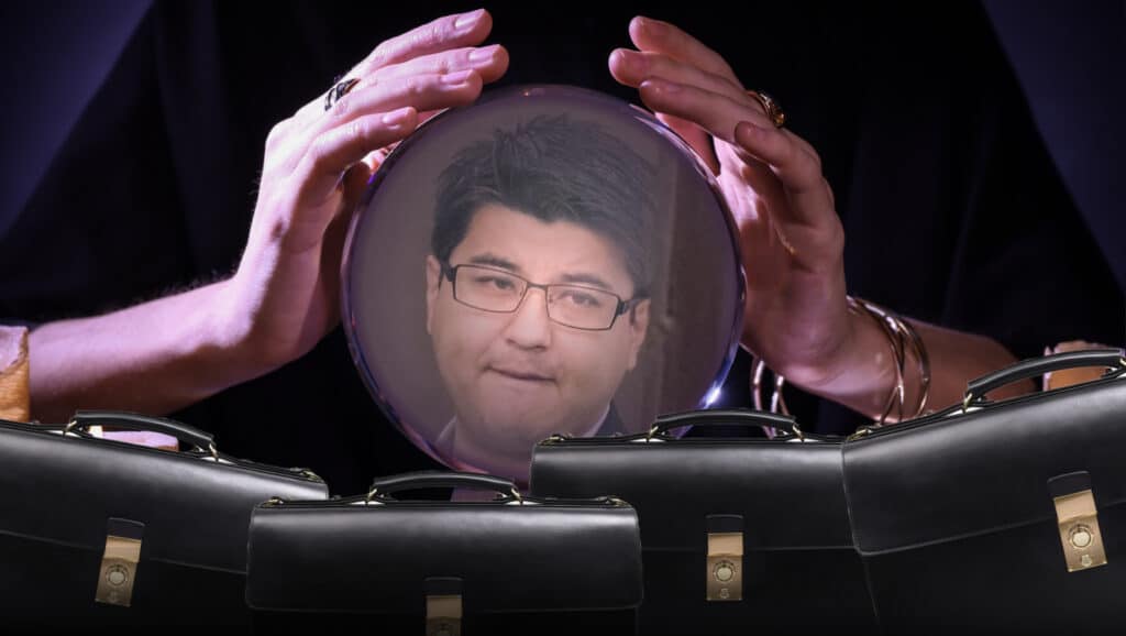 «Оқиғалардың хронологиясынан үлкен дуа жасалғанын біліп отырасың» дейді парапсихолог / коллаж: kursiv.media, бильд-редактор Ахтам Зиперов