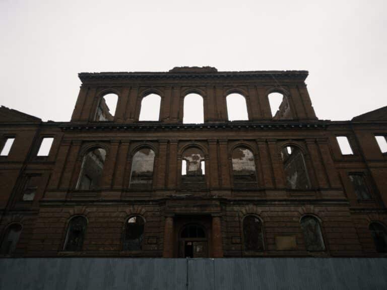 Дважды горевший памятник с полуторавековой историей делают частью главного ТРЦ Семея