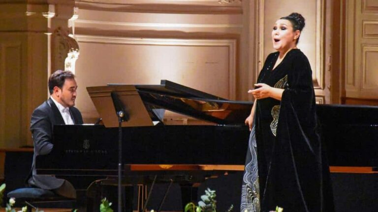 Майра Мұхамедқызы Париж төрінде жеке кешін берді