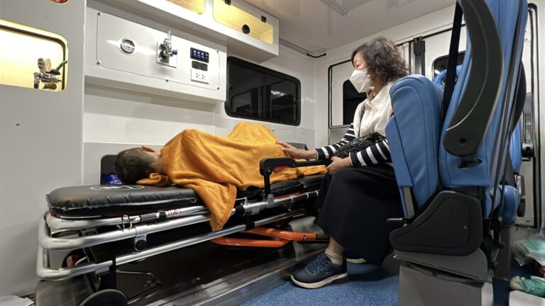 Таиландка очнулась в гробу перед кремацией