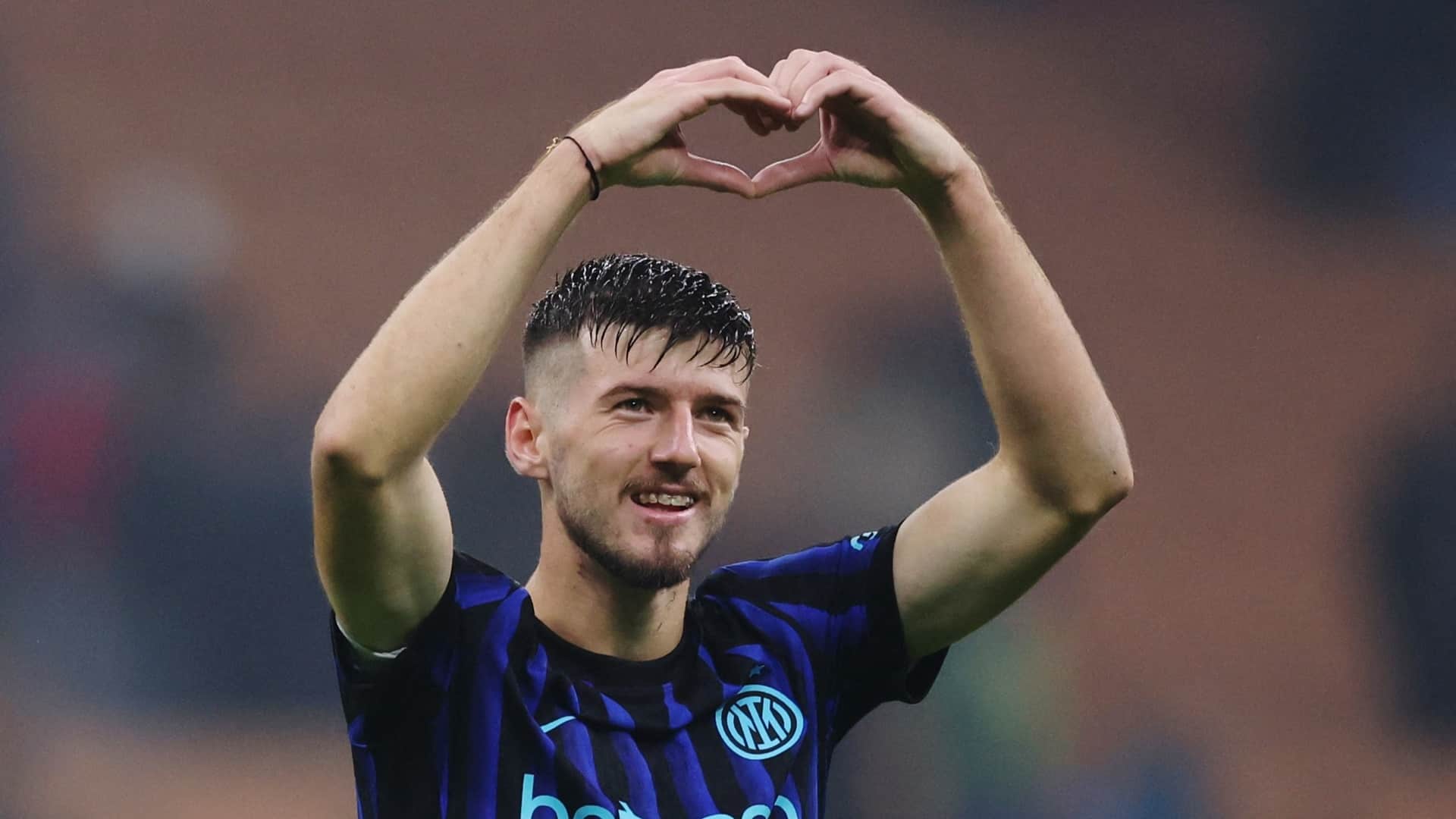 "Интер" Милан футболшысы Петар Сучич