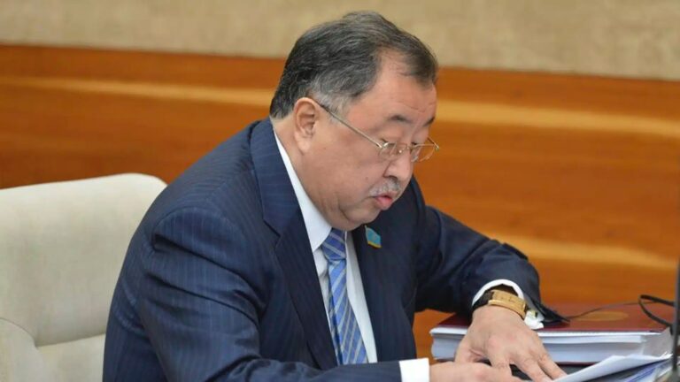 Отец Бишимбаева заболел раком