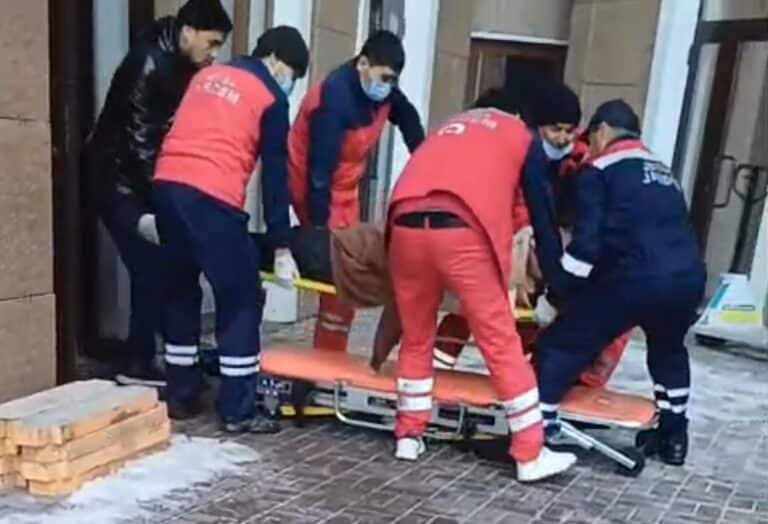 Астанада тұрғын үйде лифт құлап, бір адам көз жұмды