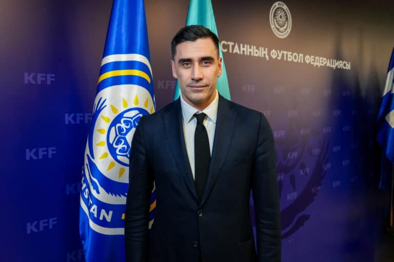 «Біздің кезде сыйламайтын»: Лория футболшыларға көлік сыйлауды қолдады