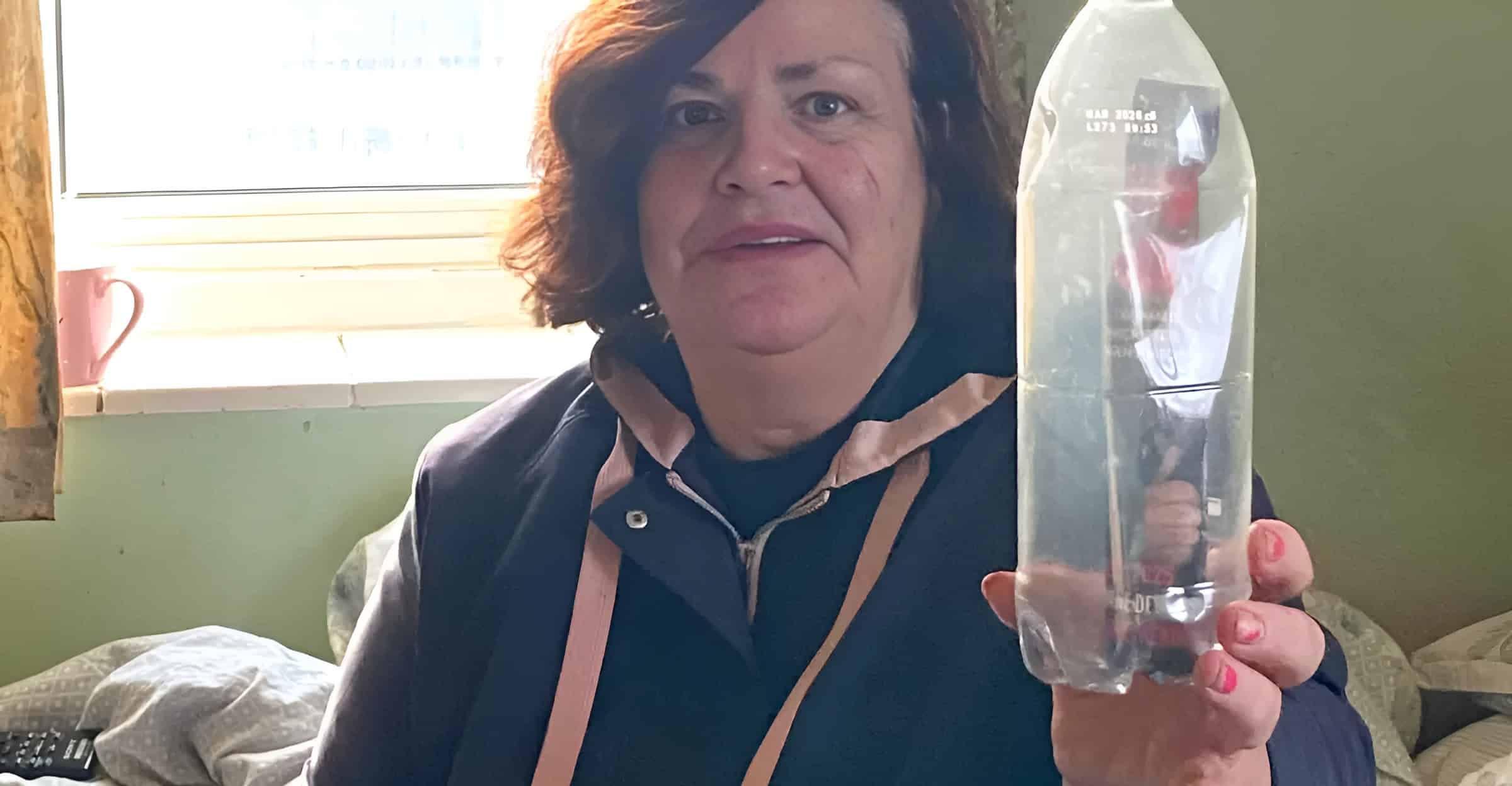 Женщина получила гневное письмо после того, как отправила послание в бутылке