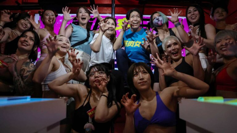 Жапонияда аяқ-қолы балғадай қыздар сәнге айналды