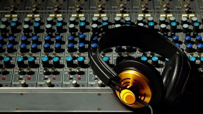 Музыка тыңдау деменцияға шалдығу қаупін 39% төмендетуі мүмкін – зерттеу