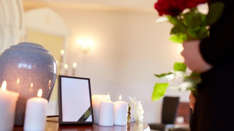 Ол табыт ішінен әлсіз тарсылдаған дыбыс естіген / фото: KursivMedia мұрағаты