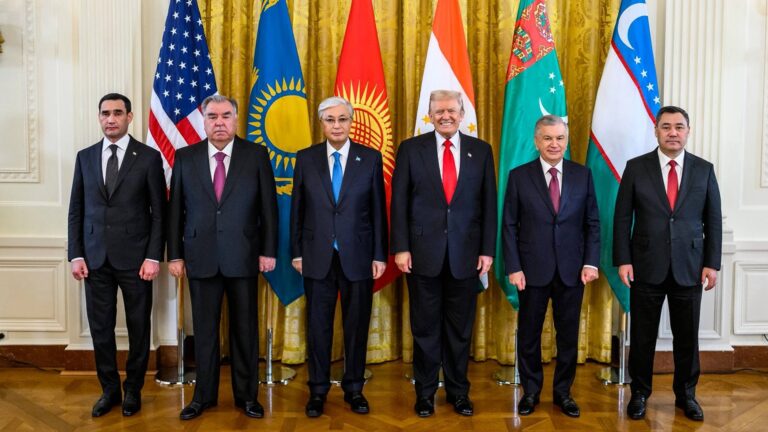 Трамп АҚШ пен Орталық Азия елдері арасындағы қарым-қатынас туралы жазба жариялады