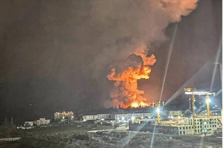 В России дроны повредили нефтебазу, куда доставлялась казахстанская нефть