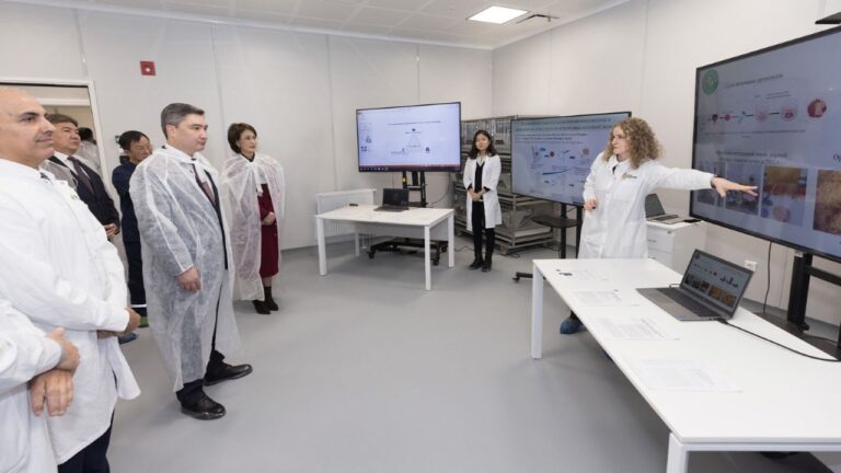 Премьер-министр посетил Биомедицинский исследовательский центр Nazarbayev University