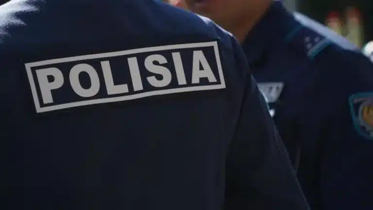 Ұйғыр ауданында шетелдің туын өртеген 12 адам қамауға алынды