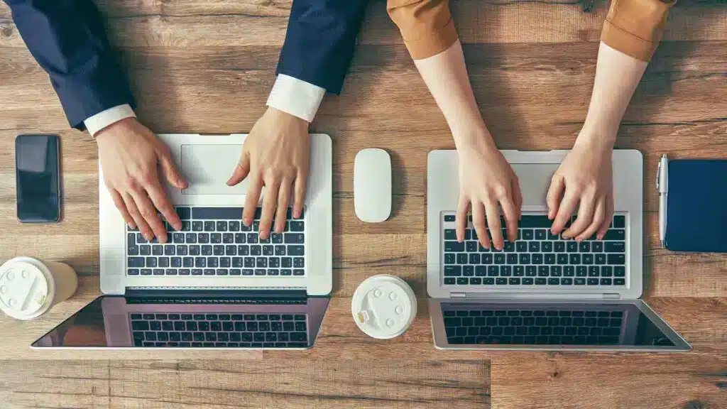 Көп жағдайда жұмыс берушілер заңда көзделгеніне қарамастан, қысқартылған жұмыс уақытын бермейді / фото: Kursiv.Media мұрағаты