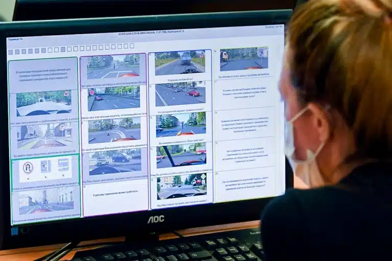 Жители Жанаозена выстроились в очередь за водительскими правами