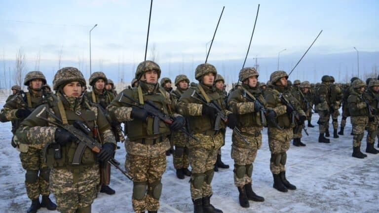 Депутаттар әскерге барғысы келмейтін жастарға дрон басқаруды үйретуді ұсынды