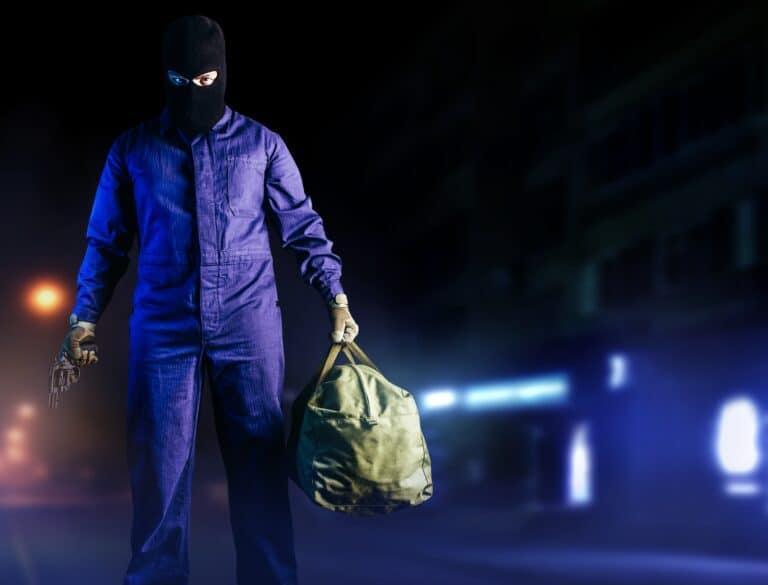 По пять лет тюрьмы получили четверо астанчан, которые избили прохожего в масках