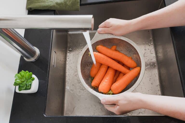 Три продукта, которые подорожали больше всего за год в Казахстане