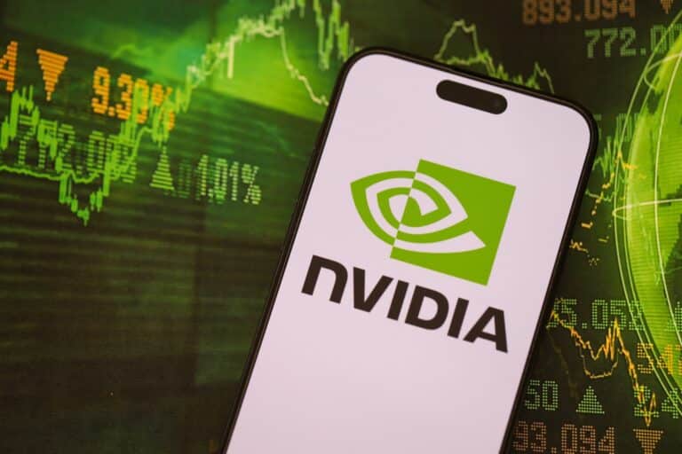 Главное к утру: отчет Nvidia, протоколы ФРС по ставке, восторги от Gemini
