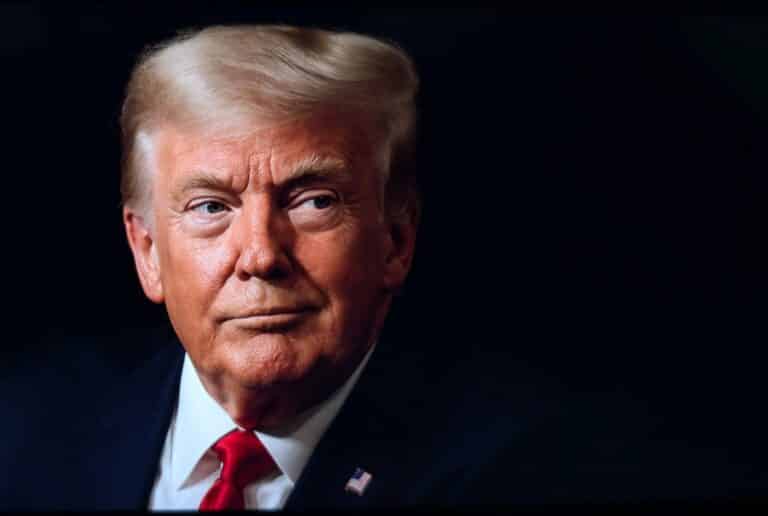 Минюст США начал расследование по запросу Трампа о связях Эпштейна с демократами