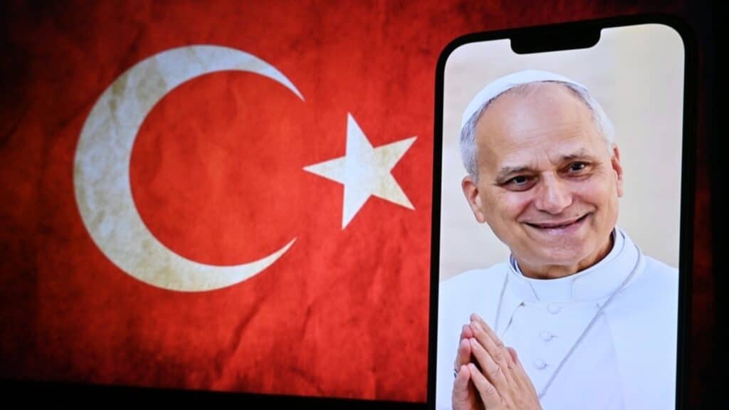 Рим папасы Лев шетелге алғашқы сапарын Түркиядан бастады