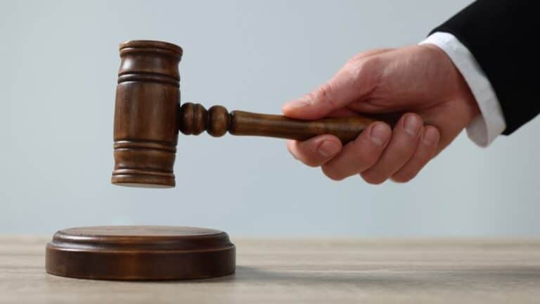 Жеңілдігі бар кредит алып берем деп алдаған азамат сотталды