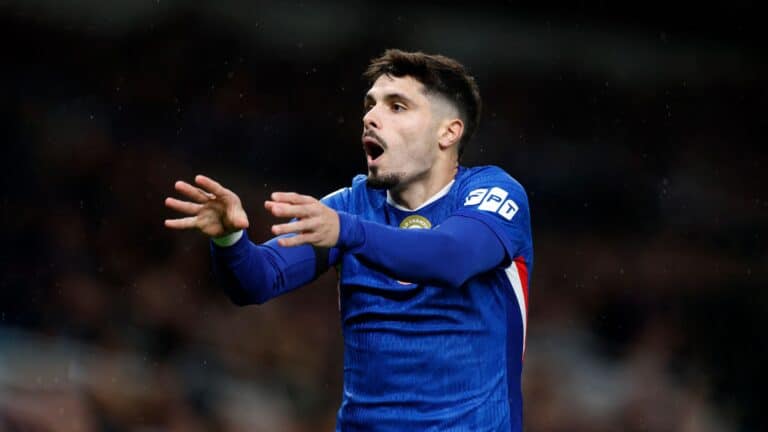 Педру Нету из «Челси» зацепился с фанатами «Тоттенхэма» и слегка похулиганил