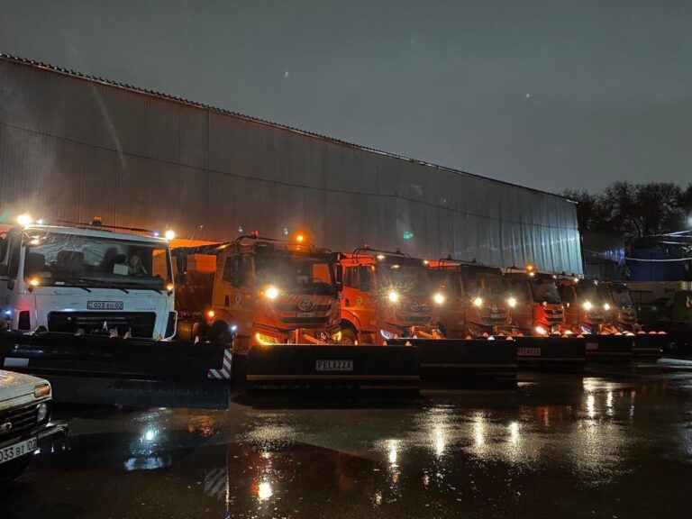 Алматы готовится к снегу и гололедице