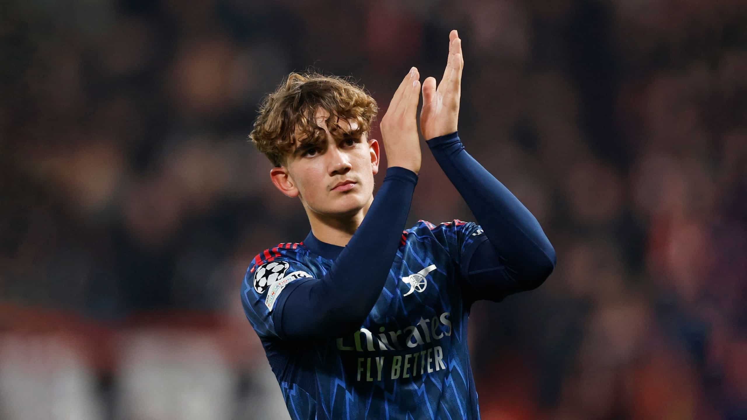 Полузащитник «Арсенала» Макс Доуман в возрасте 15 лет и 308 дней стал самым молодым футболистом, сыгравшим в Лиге чемпионов. Он вышел на замену в матче против «Славии»