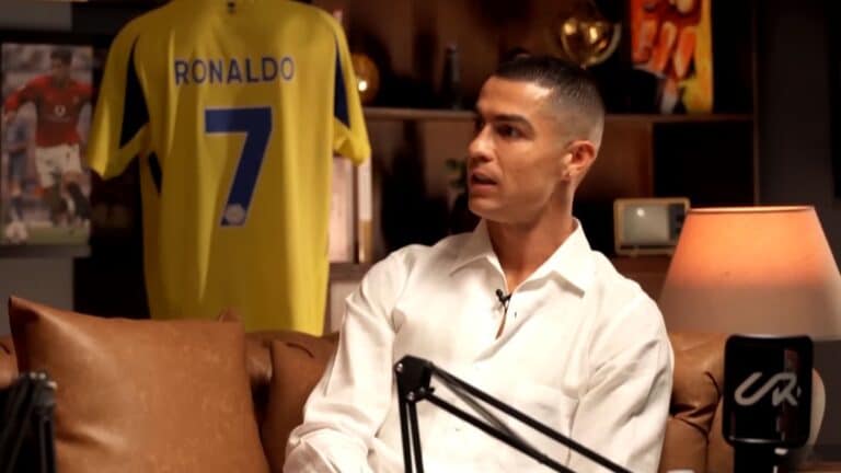 Криштиану Роналду назвал своей самой дорогой покупкой личный самолет