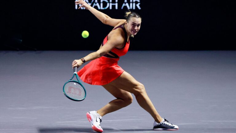 Арина Соболенко объяснила, почему выгнала тренера с матча финала WTA-2025