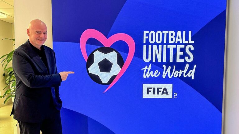 ФИФА придумала премию мира, чтобы сделать первым лауреатом Дональда Трампа