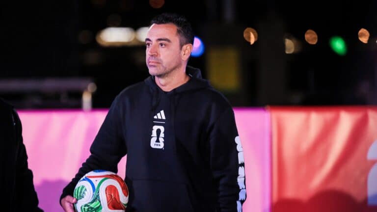 Хави признал, что, будучи тренером «Барселоны», потерял контроль над раздевалкой