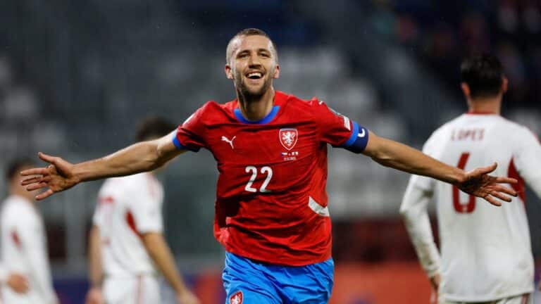 Футболистов сборной Чехии наказали лишением премий за неуважение к болельщикам